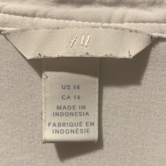 H&M blouse - Picture 2 of 3